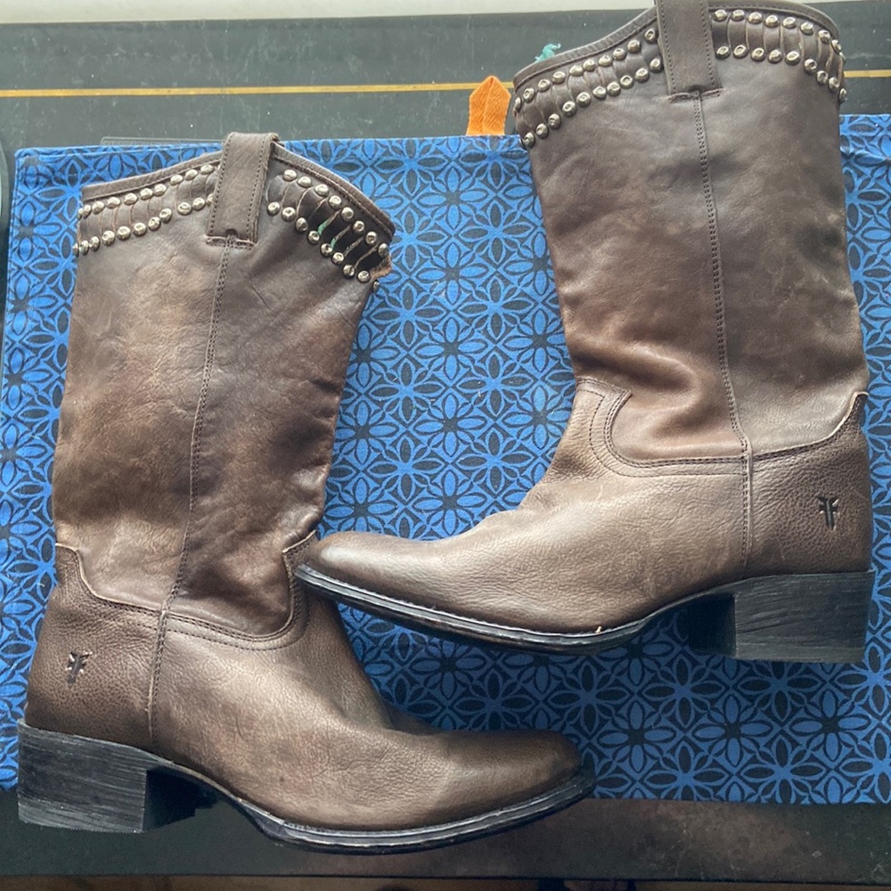 Frye  Deborah Mid calf new size 8B